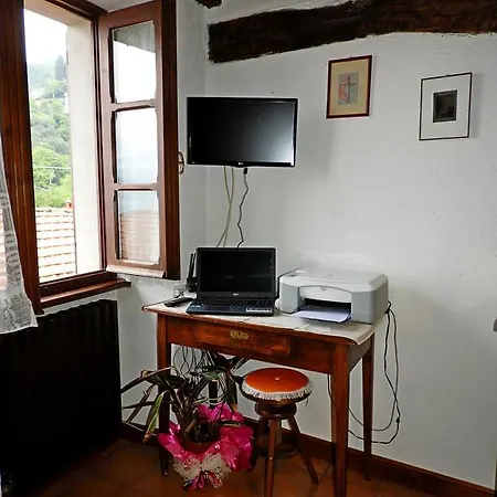 בית נופש Lake View 2/3 P Apt Near Varenna